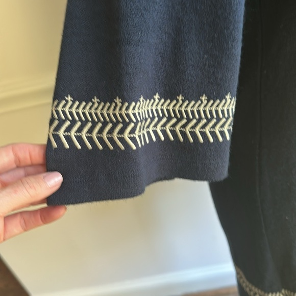THML Navy White Embroidered Knit Dress Lined Medium EUC - Picture 5 of 9